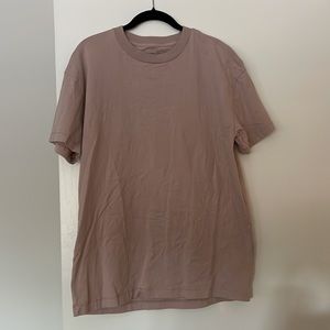 Men’s soft essentials relaxed fit tee.